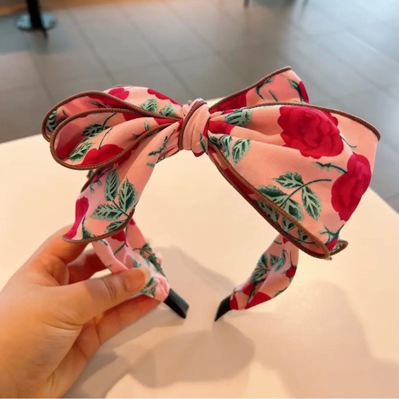 NEW COLORS 🚨 THE BIG BOW “Wall Flower” RESTOCK NOTIFICATION ❤️💛💋🎉 - Picture 6 of 12